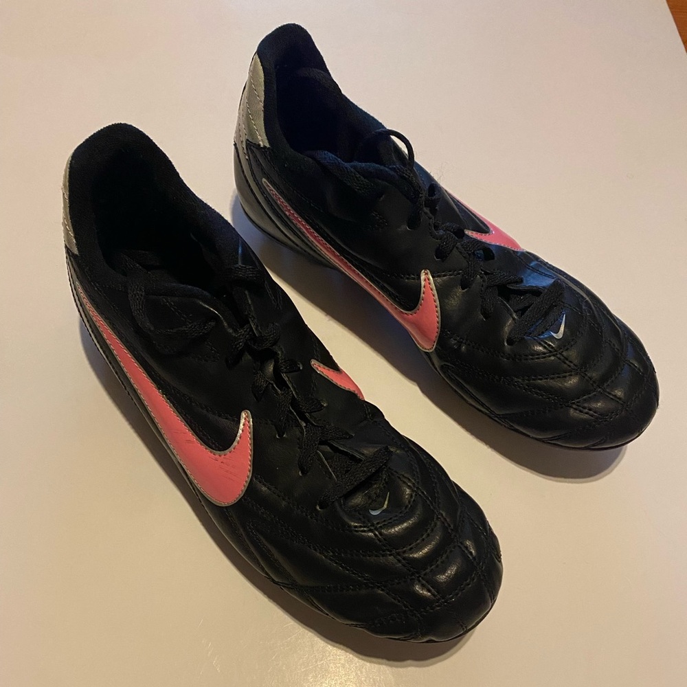 Girls 6y Nike Soccer Cleat
